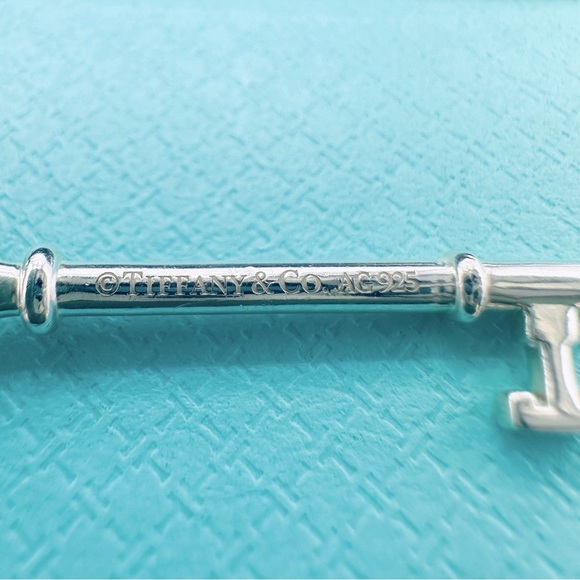 Tiffany & Co Sapphire Knot Key Charm Necklace in Sterling Silver with PACKAGING - Picture 7 of 11